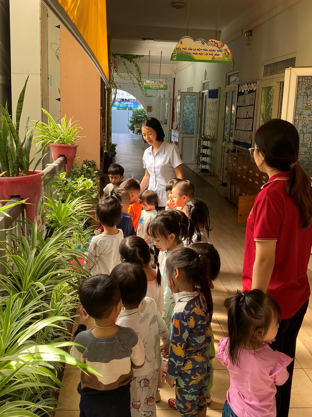 D:\anh c5 23\tươi cây-20221102T032722Z-001\tươi cây\z3848112213563_ecd8a0732fb45abb14f938e54e211334.jpg