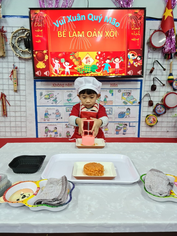 D:\Ảnh c5\xôi\z4031729554961_6274addba7145f6a04c3a8472ef68dd1.jpg