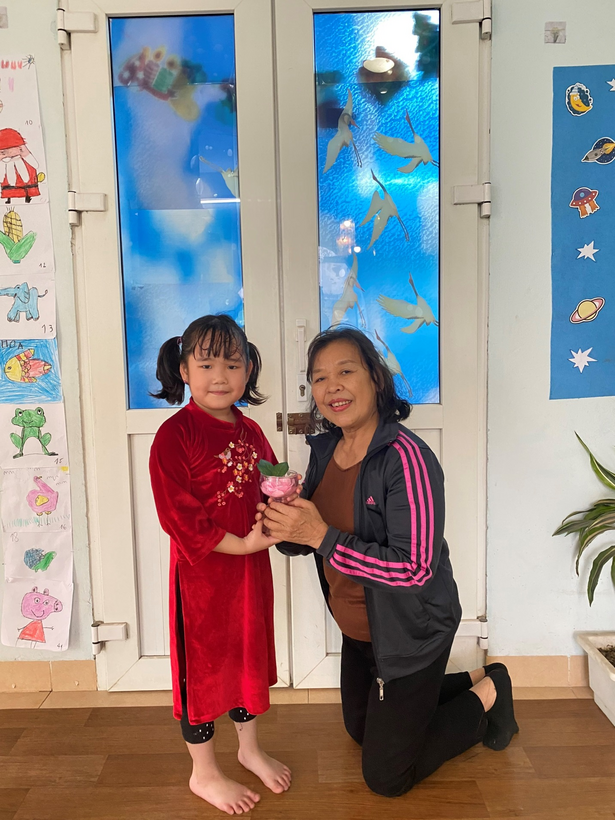 C:\Users\Administrator\Desktop\Ảnh A1 22-23\lien hoan 83\z4166358787781_8826663aebeb0229dabfb78b10402900.jpg