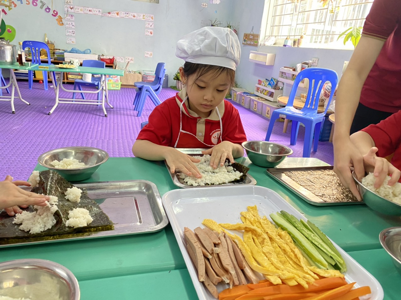 C:\Users\Admin\Desktop\Huế thi giỏi\z4195356365723_ffc7822a0689504174d59be8f82786b1.jpg