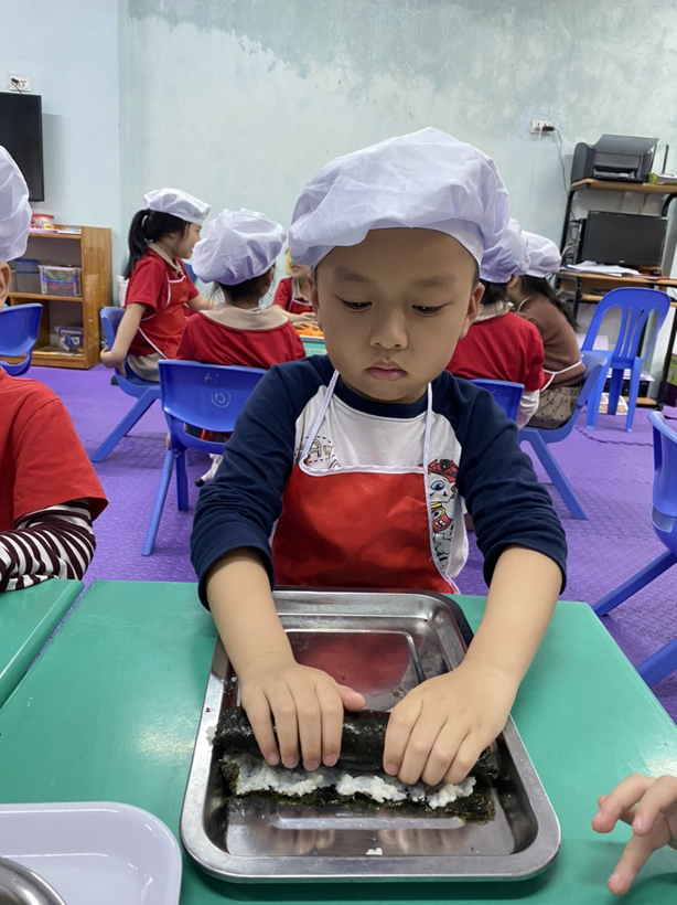 C:\Users\Admin\Desktop\Huế thi giỏi\z4195356388252_15f86de8cbfc6d9971a16e35dd085ea5.jpg