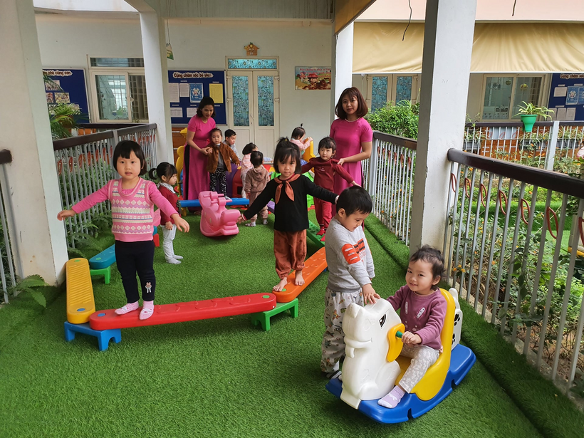 H:\Ảnh áo dài\Sân chơi áo dài Kim anh.jpg